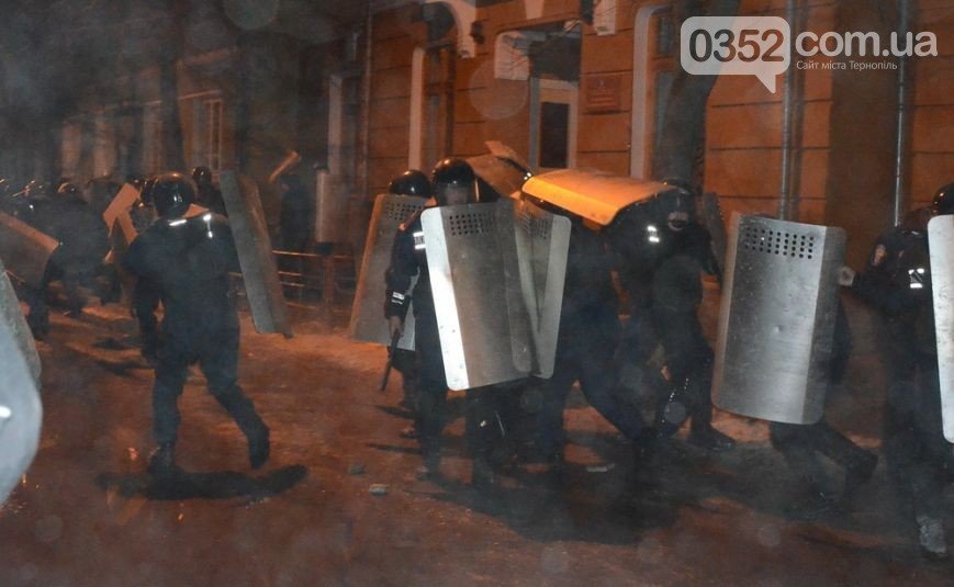 Як у Тернополі намагалися викурити ницість з ОДА та правоохоронних органів (Фоторепортаж) (фото) - фото 1 Як у Тернополі намагалися викурити ницість з ОДА та правоохоронних органів (Фоторепортаж) (фото) - фото 1