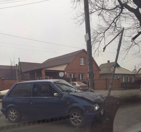 Утро в Красноармейске выдалось неспокойным: в центре города произошло ДТП (фото) - фото 1 Утро в Красноармейске выдалось неспокойным: в центре города произошло ДТП (фото) - фото 1