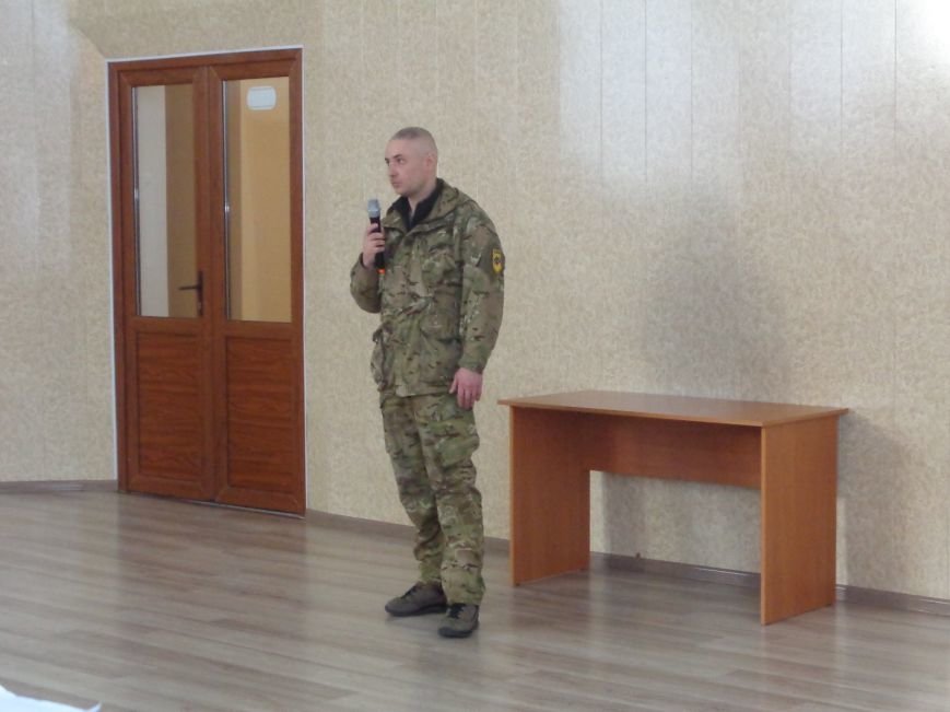 Сто белых шаров и минута молчания: студенты ДонНТУ Красноармейска почтили память и подвиг Героев Небесной Сотни (фото) - фото 13 Сто белых шаров и минута молчания: студенты ДонНТУ Красноармейска почтили память и подвиг Героев Небесной Сотни (фото) - фото 13