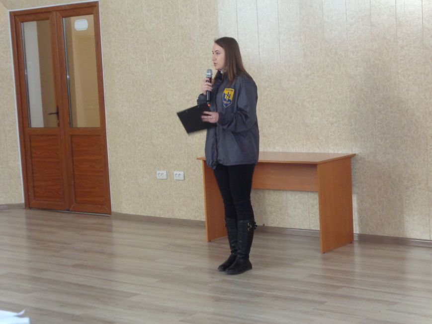 Сто белых шаров и минута молчания: студенты ДонНТУ Красноармейска почтили память и подвиг Героев Небесной Сотни (фото) - фото 12 Сто белых шаров и минута молчания: студенты ДонНТУ Красноармейска почтили память и подвиг Героев Небесной Сотни (фото) - фото 12