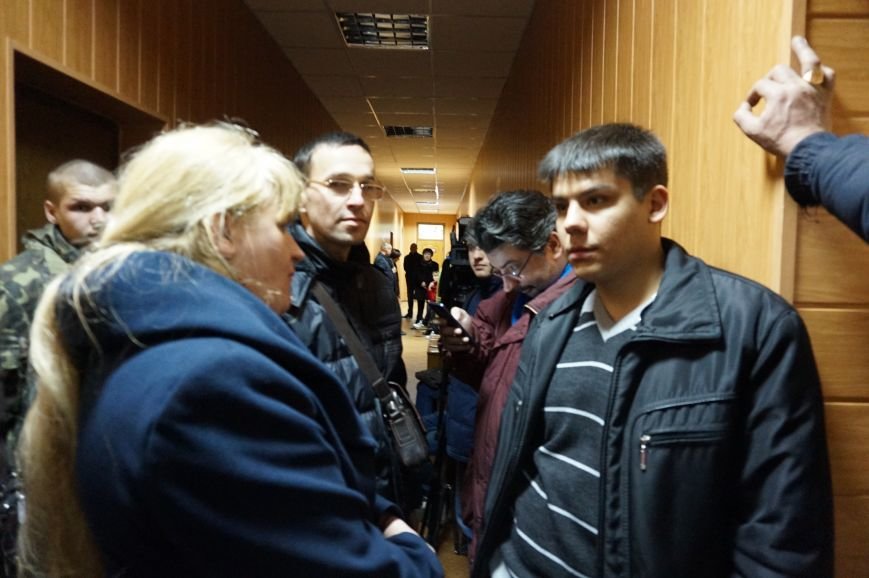 Суд не поддержал попытки полиции Кривого Рога арестовать и изолировать активиста Антона Кравченко (ФОТО) (фото) - фото 2 Суд не поддержал попытки полиции Кривого Рога арестовать и изолировать активиста Антона Кравченко (ФОТО) (фото) - фото 2