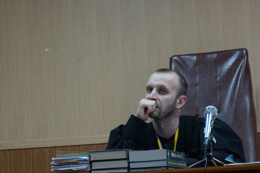 Суд не поддержал попытки полиции Кривого Рога арестовать и изолировать активиста Антона Кравченко (ФОТО) (фото) - фото 2 Суд не поддержал попытки полиции Кривого Рога арестовать и изолировать активиста Антона Кравченко (ФОТО) (фото) - фото 2