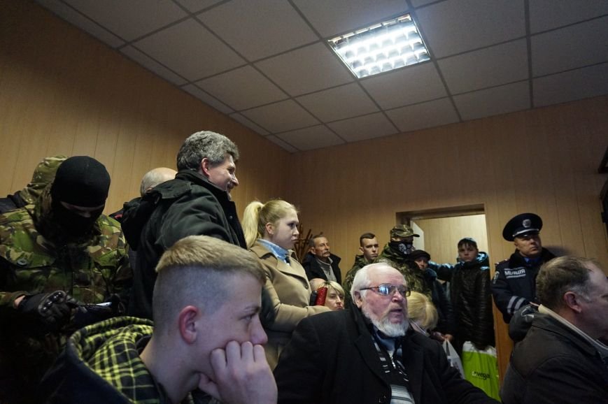 Суд не поддержал попытки полиции Кривого Рога арестовать и изолировать активиста Антона Кравченко (ФОТО) (фото) - фото 2 Суд не поддержал попытки полиции Кривого Рога арестовать и изолировать активиста Антона Кравченко (ФОТО) (фото) - фото 2