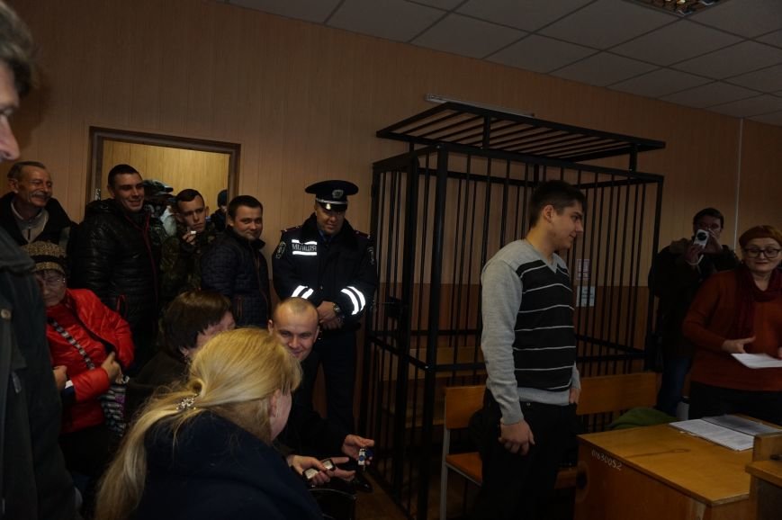 Суд не поддержал попытки полиции Кривого Рога арестовать и изолировать активиста Антона Кравченко (ФОТО) (фото) - фото 2 Суд не поддержал попытки полиции Кривого Рога арестовать и изолировать активиста Антона Кравченко (ФОТО) (фото) - фото 2