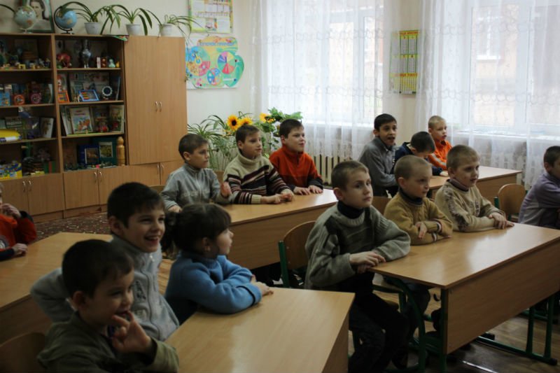 Славянские правоохранители побывали в гостях у воспитанников школы-интернат (фото) - фото 1 Славянские правоохранители побывали в гостях у воспитанников школы-интернат (фото) - фото 1
