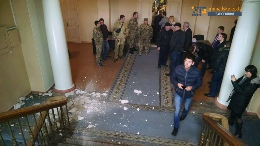 12 часов работы: что переименовали и из-за чего скандалили запорожские депутаты (фото) - фото 3 12 часов работы: что переименовали и из-за чего скандалили запорожские депутаты (фото) - фото 3
