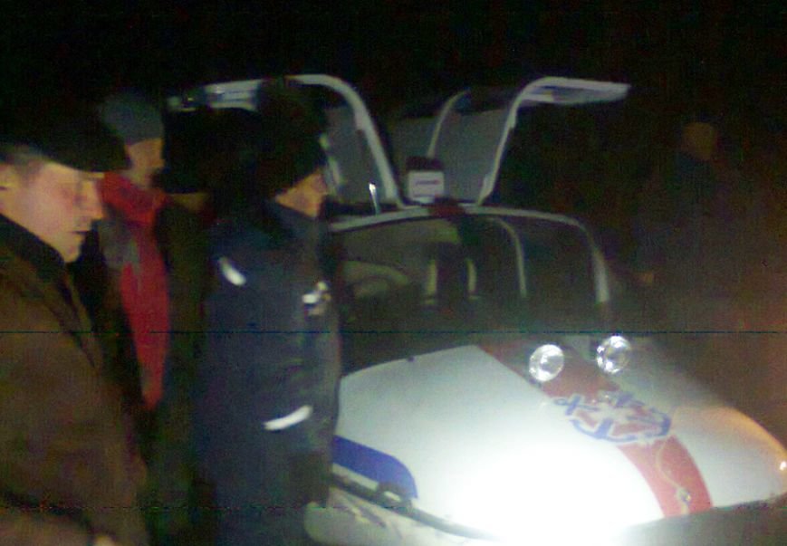Спасатели Полтавщины снимали рыбаков с оторванной льдины, а те сопротивлялись (ФОТО) (фото) - фото 1 Спасатели Полтавщины снимали рыбаков с оторванной льдины, а те сопротивлялись (ФОТО) (фото) - фото 1