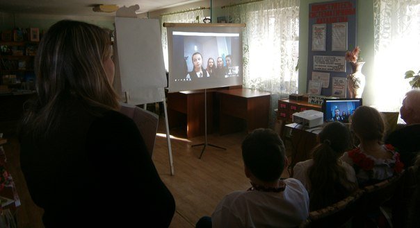 У Слов'янській дитячій бібліотеці відбулось скайп-спілкування із дітьми з Калуша (фото) - фото 1 У Слов'янській дитячій бібліотеці відбулось скайп-спілкування із дітьми з Калуша (фото) - фото 1