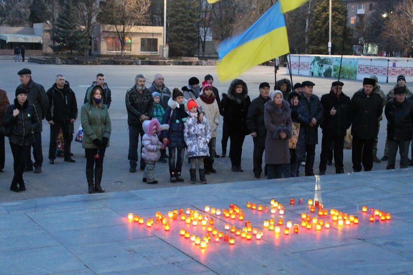 Слов'янськ відзначив День Героїв Небесної Сотні (фото) - фото 1 Слов'янськ відзначив День Героїв Небесної Сотні (фото) - фото 1