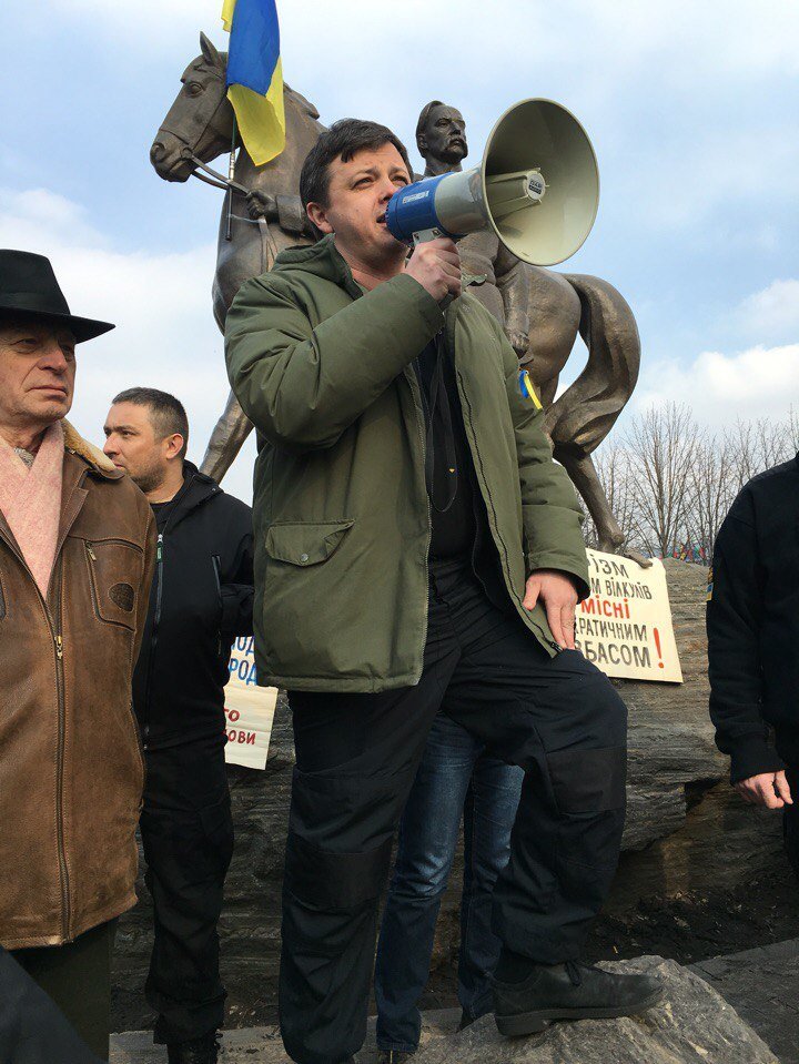 Семенченко на вече: То, что начато в Кривом Роге, это также важно, как и Майдан в Киеве! Это тоже фронт! (ФОТО) (фото) - фото 1 Семенченко на вече: То, что начато в Кривом Роге, это также важно, как и Майдан в Киеве! Это тоже фронт! (ФОТО) (фото) - фото 1