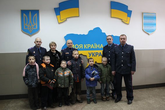 Славянские правоохранители посетили детей школы-интерната (фото) - фото 8 Славянские правоохранители посетили детей школы-интерната (фото) - фото 8
