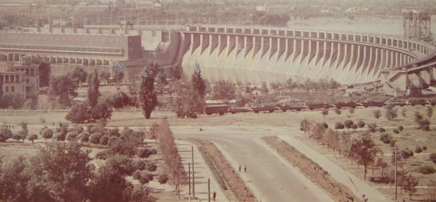 Гуд бай, Ленин или История запорожских памятников, которые демонтируют (Ретро-ФОТО, ВИДЕО) (фото) - фото 2 Гуд бай, Ленин или История запорожских памятников, которые демонтируют (Ретро-ФОТО, ВИДЕО) (фото) - фото 2