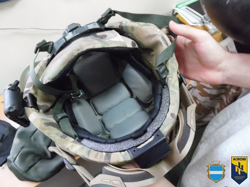 Вишкіл від ЦК «АЗОВ» у Кременчуці: усе, що ви не знали про військові шоломи (ФОТО) (фото) - фото 10 Вишкіл від ЦК «АЗОВ» у Кременчуці: усе, що ви не знали про військові шоломи (ФОТО) (фото) - фото 10