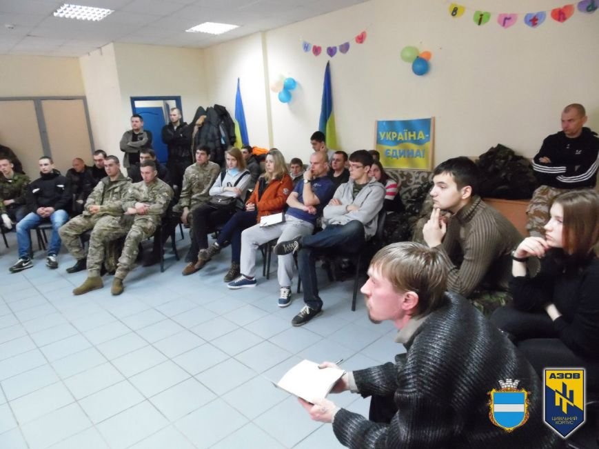 Вишкіл від ЦК «АЗОВ» у Кременчуці: усе, що ви не знали про військові шоломи (ФОТО) (фото) - фото 2 Вишкіл від ЦК «АЗОВ» у Кременчуці: усе, що ви не знали про військові шоломи (ФОТО) (фото) - фото 2
