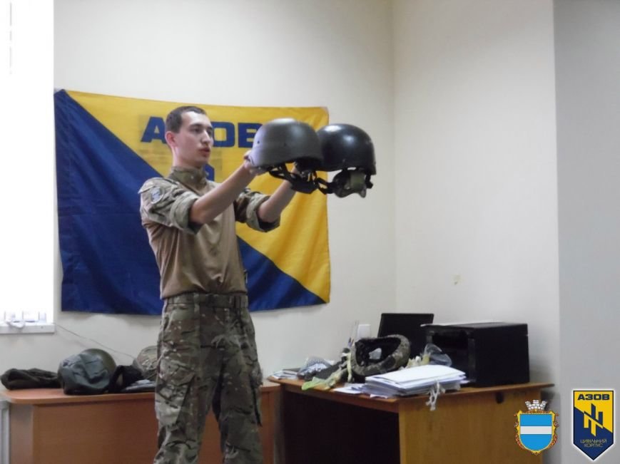 Вишкіл від ЦК «АЗОВ» у Кременчуці: усе, що ви не знали про військові шоломи (ФОТО) (фото) - фото 9 Вишкіл від ЦК «АЗОВ» у Кременчуці: усе, що ви не знали про військові шоломи (ФОТО) (фото) - фото 9