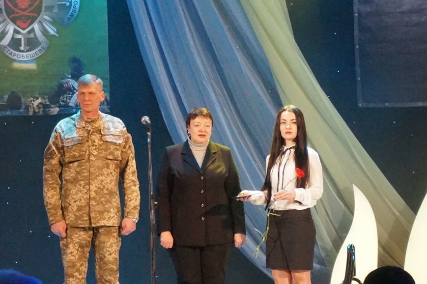 В годовщину выхода из Дебальцево награды погибших бойцов батальона В годовщину выхода из Дебальцево награды погибших бойцов батальона