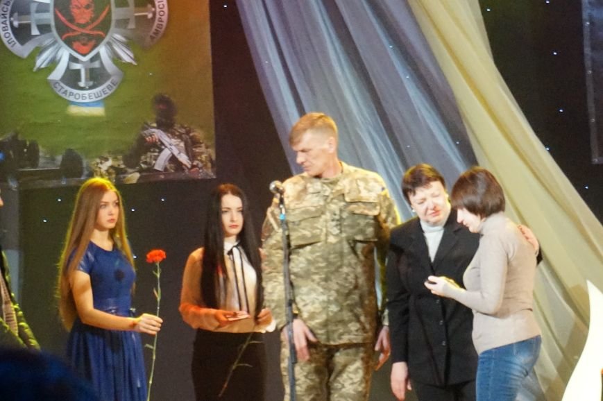 В годовщину выхода из Дебальцево награды погибших бойцов батальона В годовщину выхода из Дебальцево награды погибших бойцов батальона