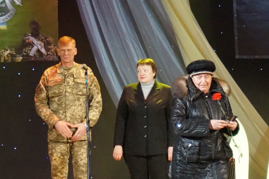 В годовщину выхода из Дебальцево награды погибших бойцов батальона В годовщину выхода из Дебальцево награды погибших бойцов батальона