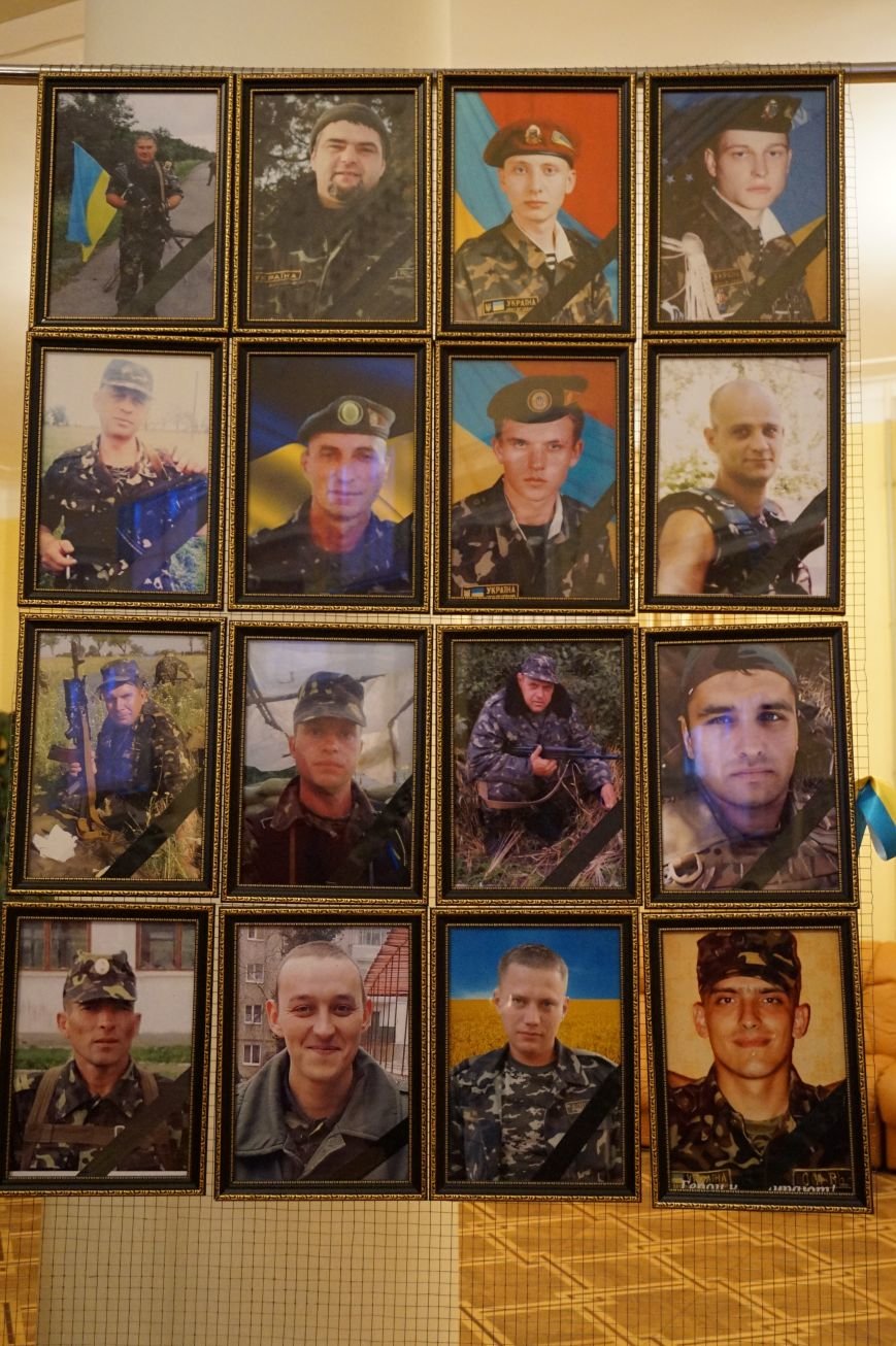 В годовщину выхода из Дебальцево награды погибших бойцов батальона В годовщину выхода из Дебальцево награды погибших бойцов батальона