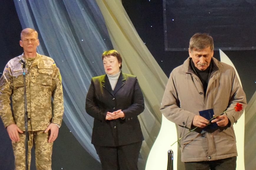 В годовщину выхода из Дебальцево награды погибших бойцов батальона В годовщину выхода из Дебальцево награды погибших бойцов батальона