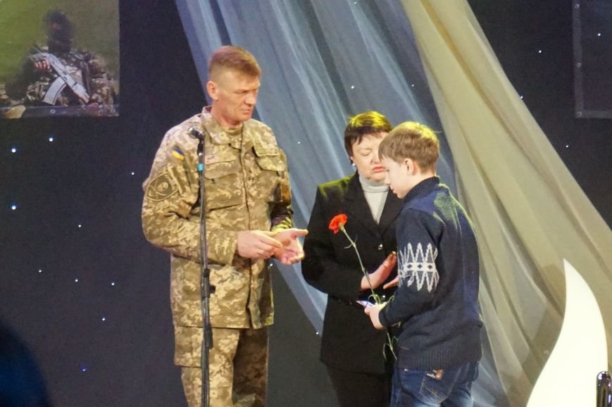 В годовщину выхода из Дебальцево награды погибших бойцов батальона В годовщину выхода из Дебальцево награды погибших бойцов батальона