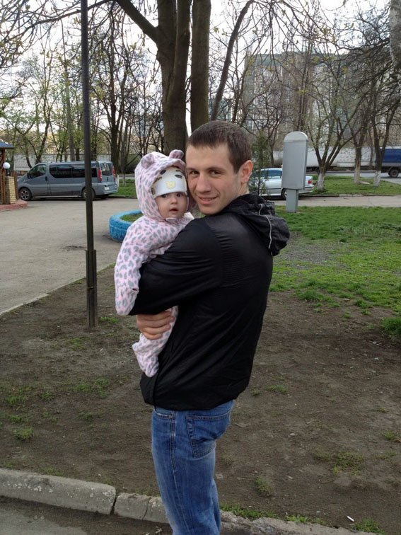 Ровно год назад житель Красноармейска офицер Виталий Мандрык отдал свою жизнь за спокойствие в наших домах (фото) - фото 3 Ровно год назад житель Красноармейска офицер Виталий Мандрык отдал свою жизнь за спокойствие в наших домах (фото) - фото 3