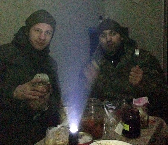 Ровно год назад житель Красноармейска офицер Виталий Мандрык отдал свою жизнь за спокойствие в наших домах (фото) - фото 6 Ровно год назад житель Красноармейска офицер Виталий Мандрык отдал свою жизнь за спокойствие в наших домах (фото) - фото 6