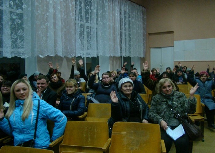 Еще один город Луганщины может погрузиться в беспросветную анархию (ФОТО и ВИДЕО) (фото) - фото 1 Еще один город Луганщины может погрузиться в беспросветную анархию (ФОТО и ВИДЕО) (фото) - фото 1