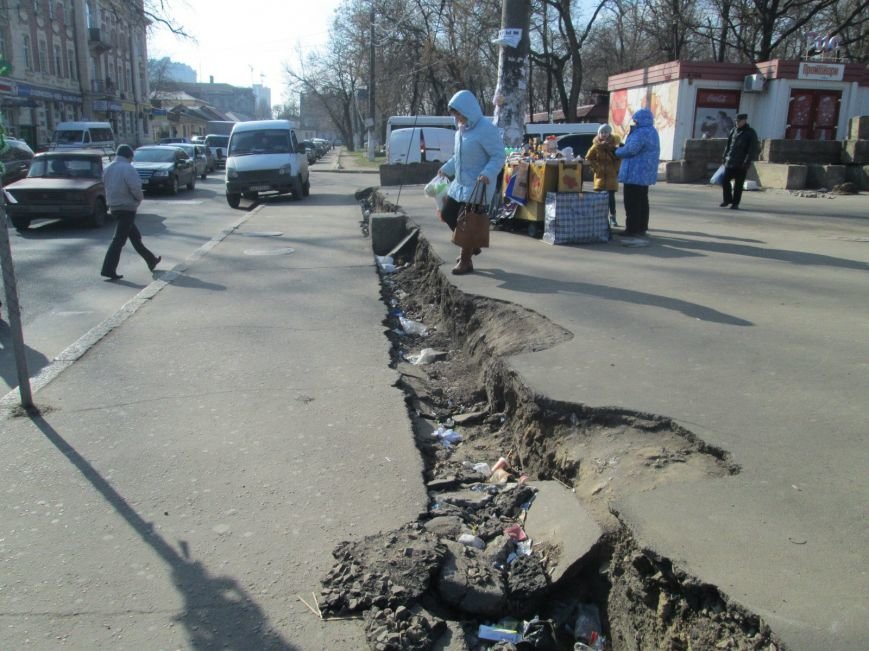 В центре Одессы выросли настоящие баррикады (ФОТОРЕПОРТАЖ) (фото) - фото 1