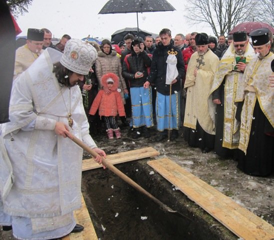 На Тернопільщині провели в останню путь бійця 14-ї механізованої бригади Юрія Коваля (фото) - фото 1 На Тернопільщині провели в останню путь бійця 14-ї механізованої бригади Юрія Коваля (фото) - фото 1
