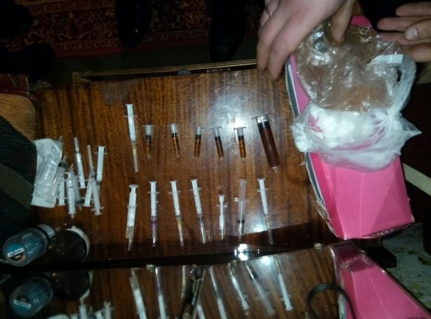 Полицейские провели рейды по наркопритонам Днепропетровской и Запор... Полицейские провели рейды по наркопритонам Днепропетровской и Запорожской областей (ФОТО) (фото) - фото 3