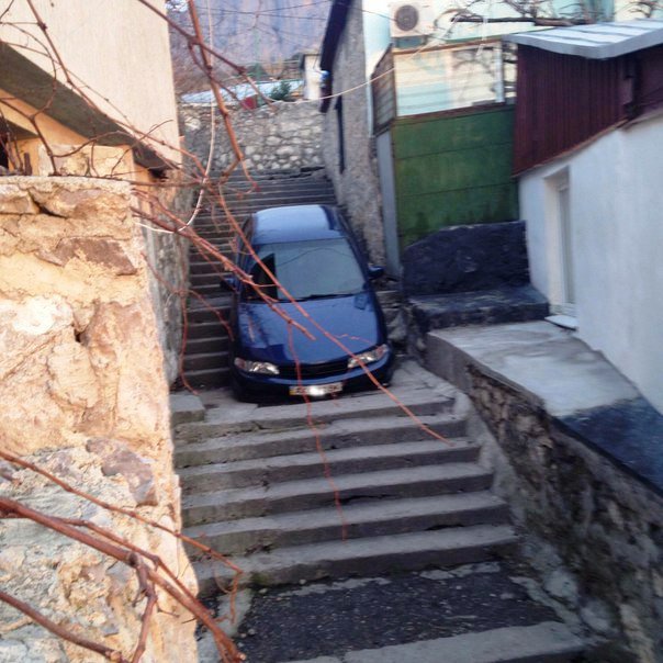 Я паркуюсь, как... В Алупке водитель Я паркуюсь, как... В Алупке водитель