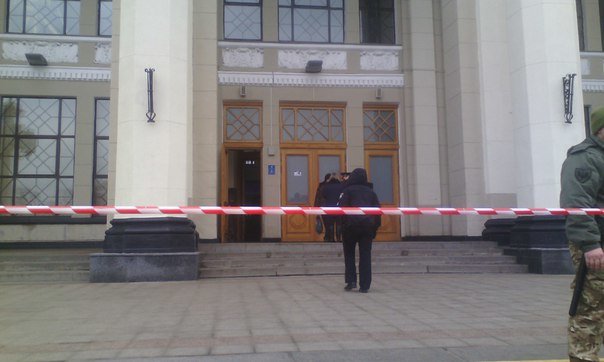 В Одессе ищут бомбу в здании железнодорожного вокзала (ФОТО, ОБНОВЛЯЕТСЯ) (фото) - фото 1