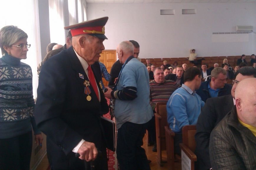 В Днепродзержинске сохранят памятник Брежневу (фото) - фото 2 В Днепродзержинске сохранят памятник Брежневу (фото) - фото 2