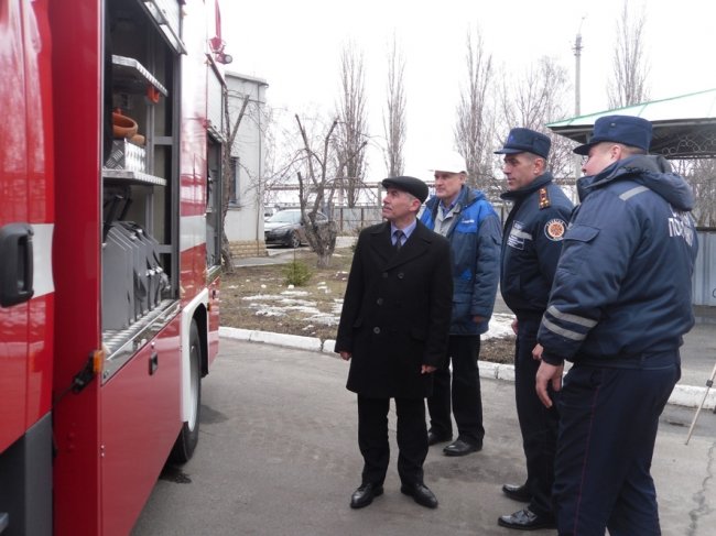 Кременчугские спасатели получили два новеньких пожарных автомобиля от ПАО Кременчугские спасатели получили два новеньких пожарных автомобиля от ПАО