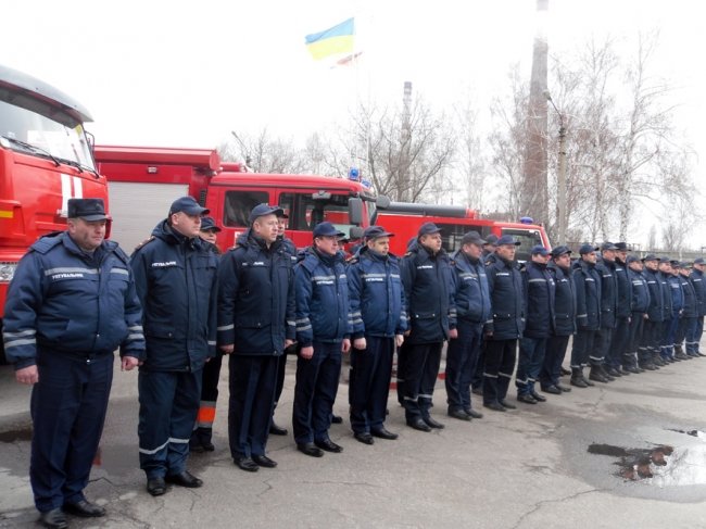 Кременчугские спасатели получили два новеньких пожарных автомобиля от ПАО Кременчугские спасатели получили два новеньких пожарных автомобиля от ПАО