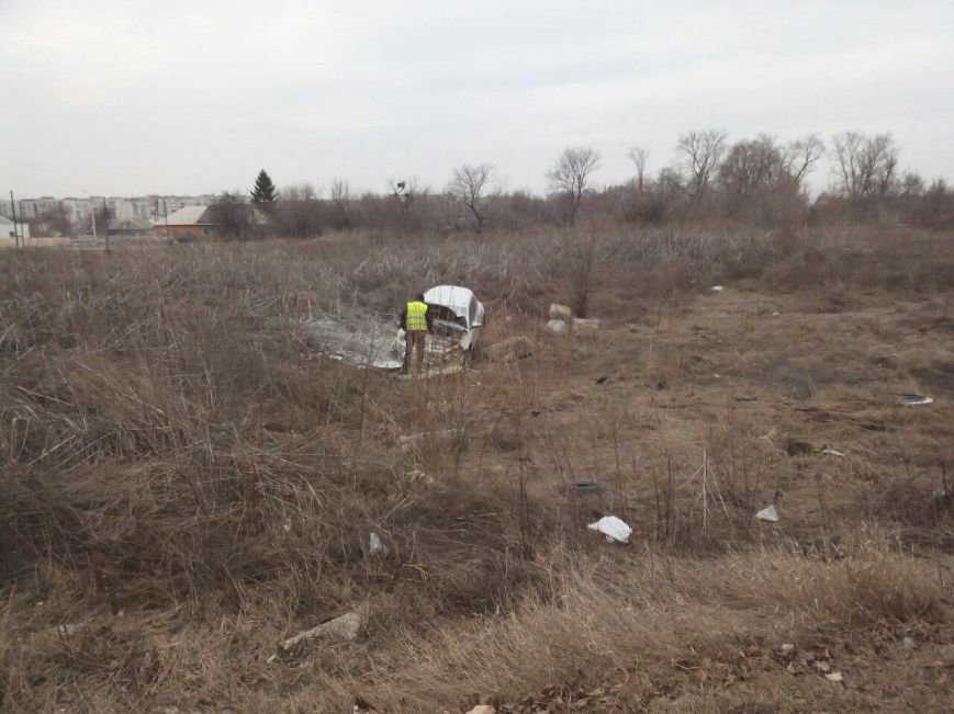 В Харькове из-за ДТП водитель едва не сгорел заживо (ФОТО) (фото) - фото 1 В Харькове из-за ДТП водитель едва не сгорел заживо (ФОТО) (фото) - фото 1