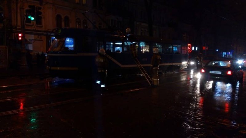 В Одессе из-за скачка напряжения загорелся трамвай (ФОТО) (фото) - фото 1