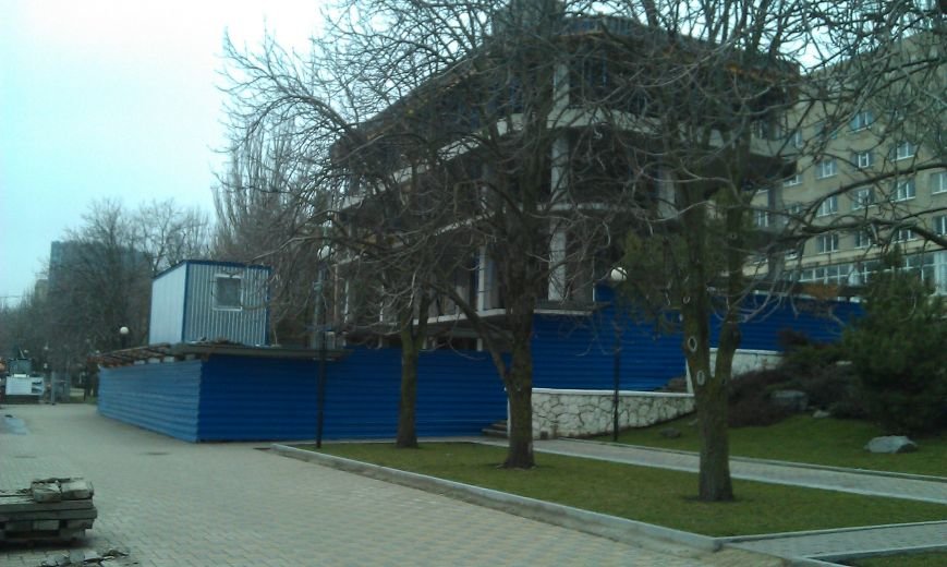 Незаконную четырехэтажку нашли на набережной Дона в Ростове-на-Дону (фото) - фото 1 Незаконную четырехэтажку нашли на набережной Дона в Ростове-на-Дону (фото) - фото 1