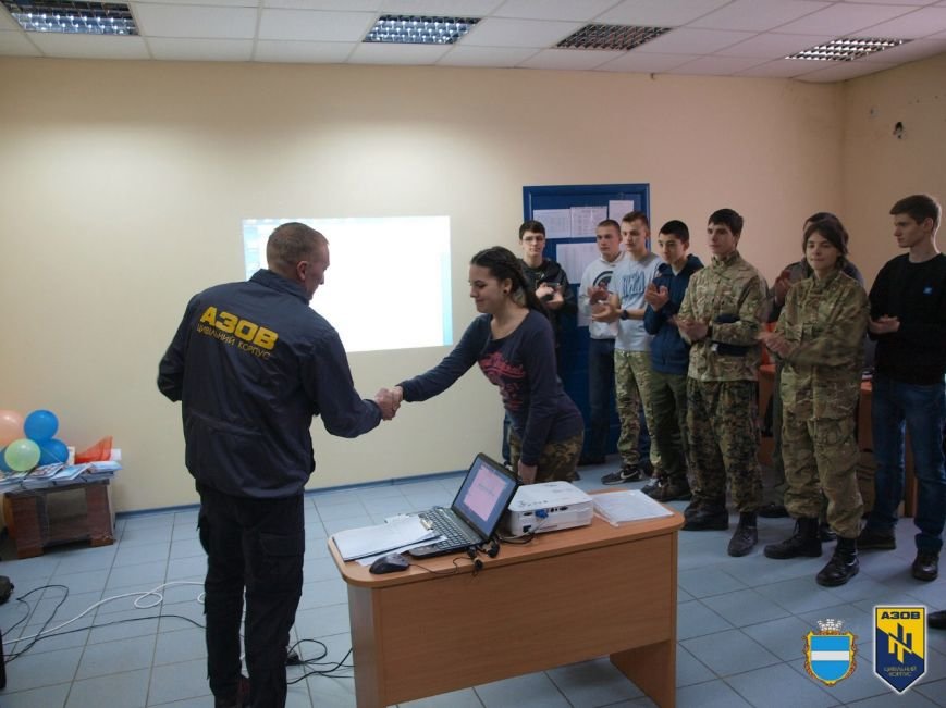 В Кременчуці ЦК «АЗОВ» показали, що таке війна і як себе поводити в зоні бойових дій (ФОТО) (фото) - фото 4 В Кременчуці ЦК «АЗОВ» показали, що таке війна і як себе поводити в зоні бойових дій (ФОТО) (фото) - фото 4