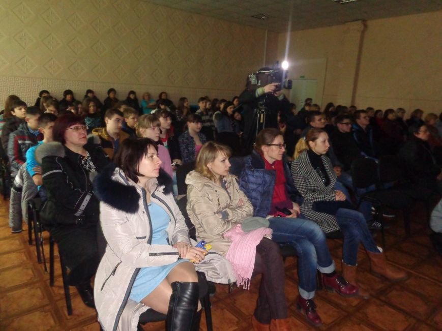 В Красноармейске состоялся показ украинского фильма-номинанта на премию «Оскар» (фото) - фото 3 В Красноармейске состоялся показ украинского фильма-номинанта на премию «Оскар» (фото) - фото 3