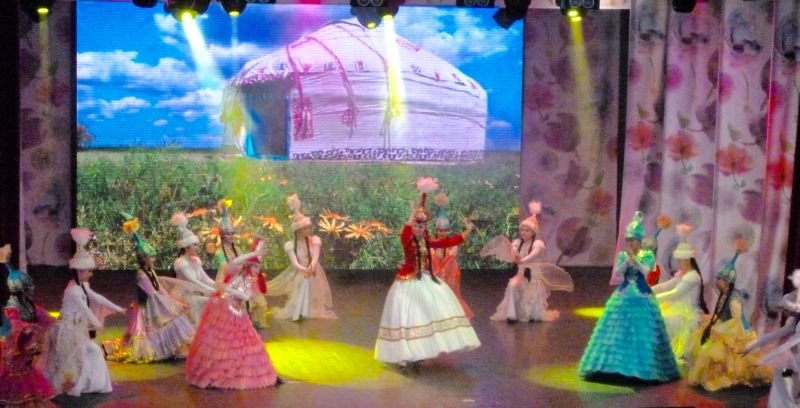 Театр моды Колибри отметил свой 15-летитний юбилей (фото) - фото 1 Театр моды Колибри отметил свой 15-летитний юбилей (фото) - фото 1