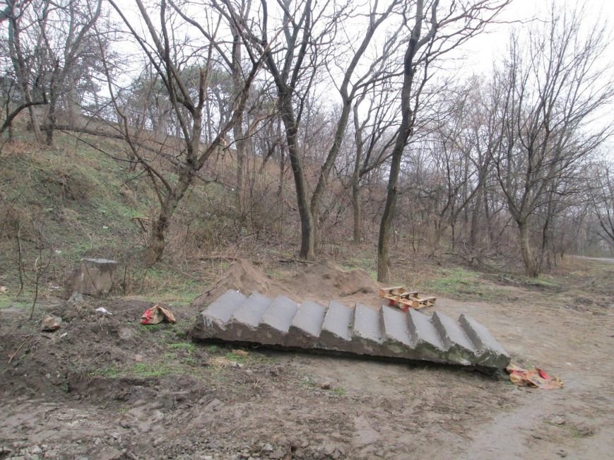 Одесские склоны обустраивают призрачные рабочие (ФОТО) (фото) - фото 1