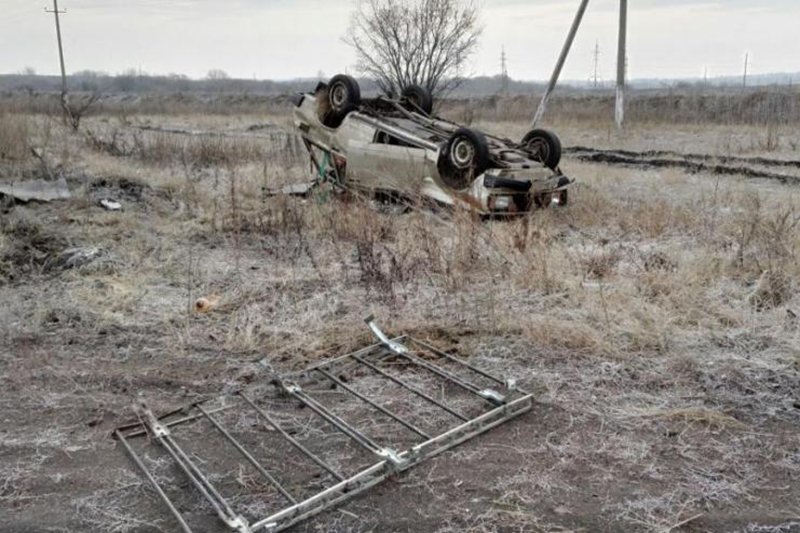 В Белгородской области в столкновении легковушки с фурой погибли два человека (фото) - фото 1 В Белгородской области в столкновении легковушки с фурой погибли два человека (фото) - фото 1