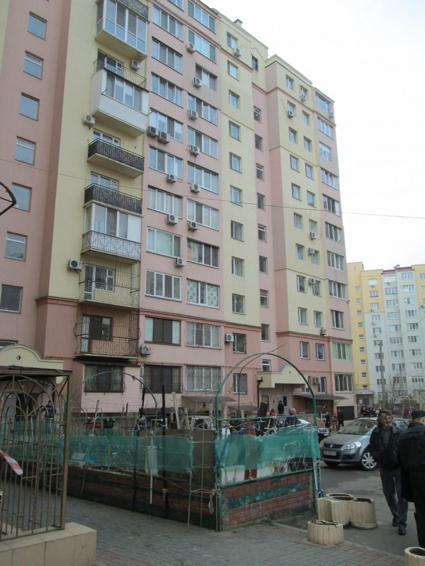 В Одессе телефонные террористы грозились взорвать дом с газовой компанией (ФОТО) (фото) - фото 1