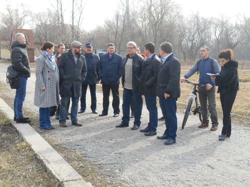 Сегодня в городском парке Славянска выбирали место для реализации новых проектов (фото) - фото 2 Сегодня в городском парке Славянска выбирали место для реализации новых проектов (фото) - фото 2