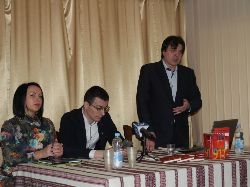 Про 100 днів полону у сепаратистів розповів у Тернополі відомий правозахисник Валерій Макеєв ПРАЦЮЮ (фото) - фото 1 Про 100 днів полону у сепаратистів розповів у Тернополі відомий правозахисник Валерій Макеєв ПРАЦЮЮ (фото) - фото 1