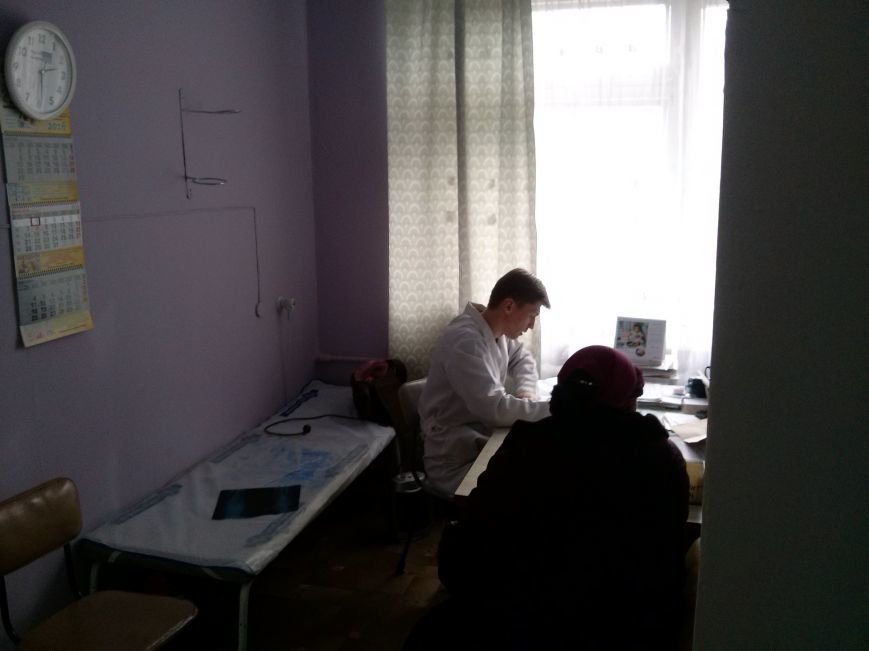В мариупольской поликлинике пациентке пришлось защищаться от врача... В мариупольской поликлинике пациентке пришлось защищаться от врача (ФОТО) (фото) - фото 1