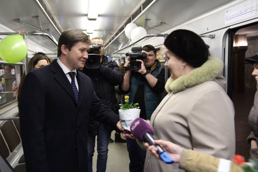 В столичной подземке будет курсировать “Весенний поезд” (ФОТО) (фото) - фото 1 В столичной подземке будет курсировать “Весенний поезд” (ФОТО) (фото) - фото 1