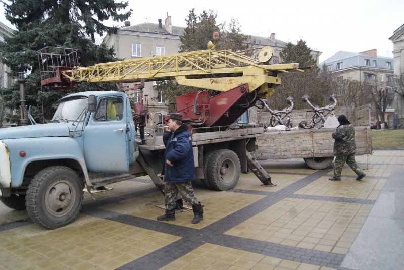 У Тернополі відреставрували та повернули на своє місце у “Сквер Кобзаря” старі світильники (фото) (фото) - фото 1 У Тернополі відреставрували та повернули на своє місце у “Сквер Кобзаря” старі світильники (фото) (фото) - фото 1